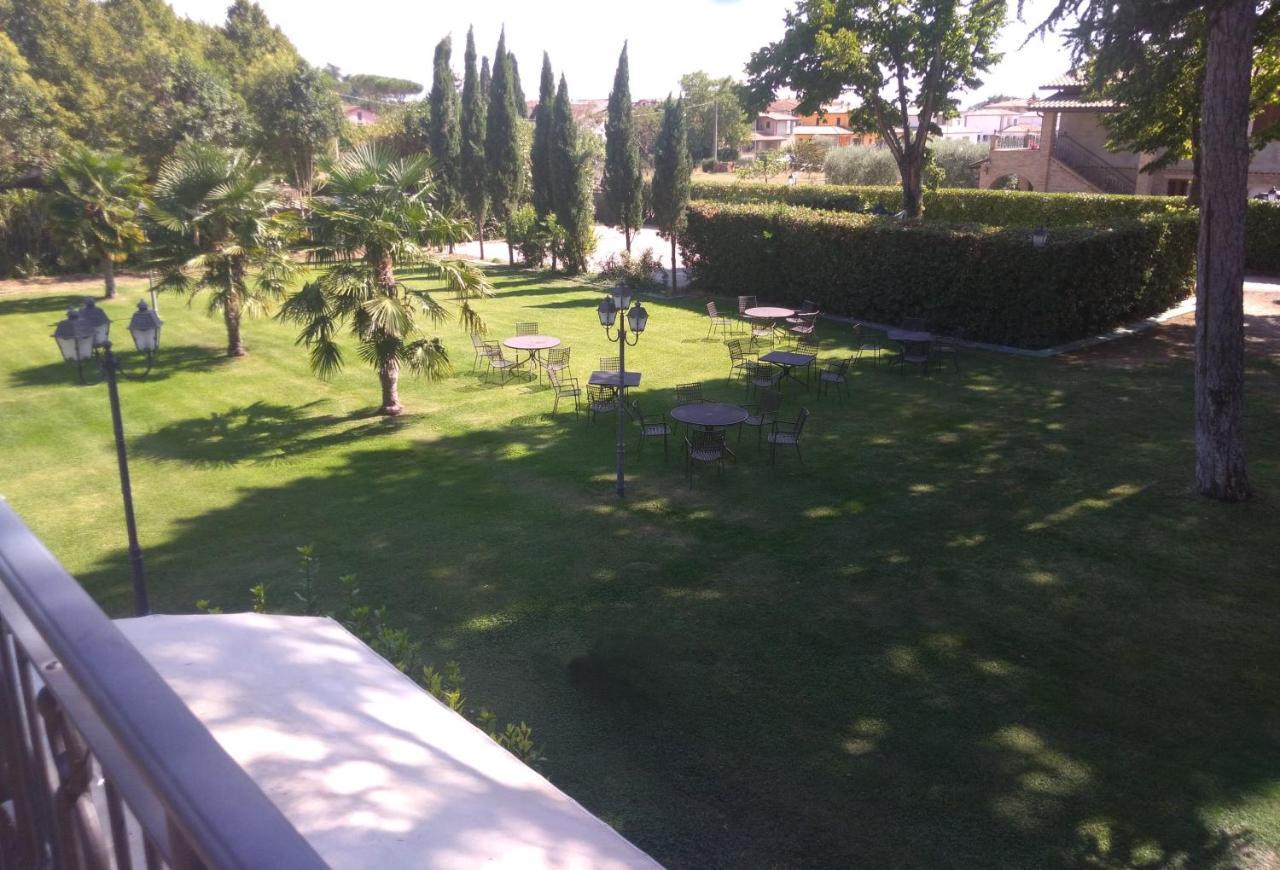 Hotel Assisi Parco Dei Cavalieri Petrignano Екстер'єр фото
