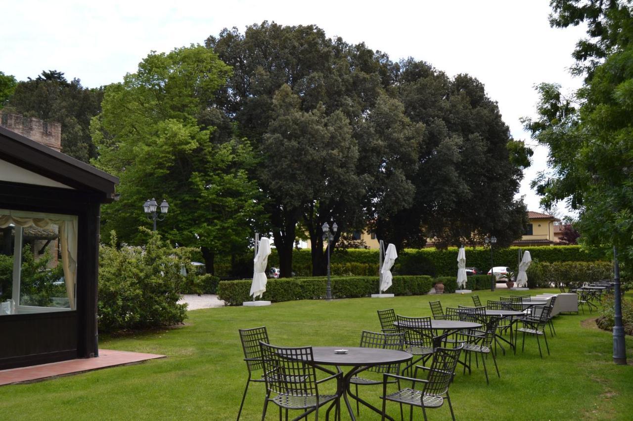 Готель Relais Parco Dei Cavalieri Assisi Petrignano Екстер'єр фото