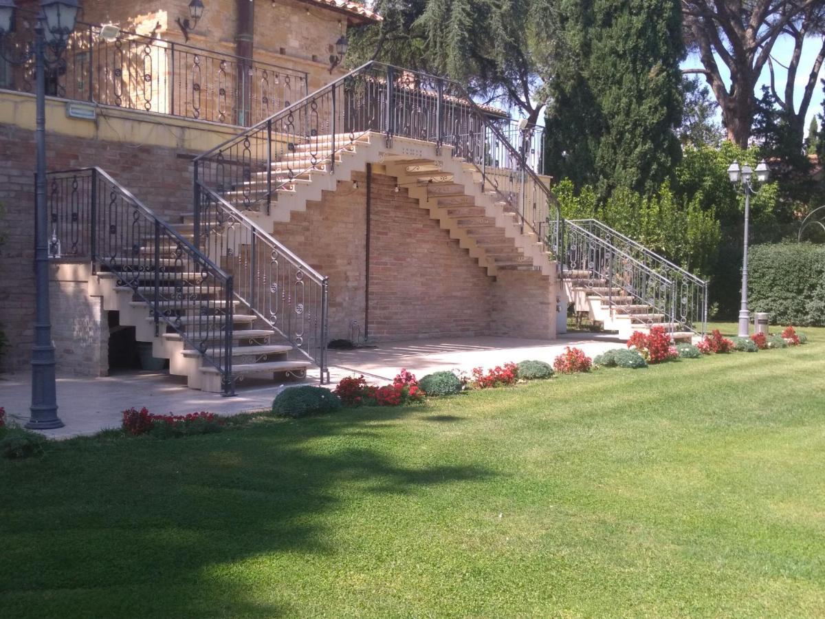 Готель Relais Parco Dei Cavalieri Assisi Petrignano Екстер'єр фото