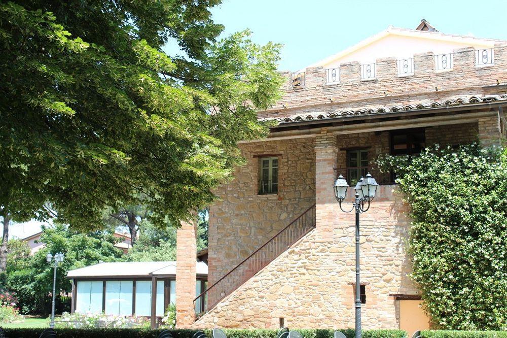 Готель Relais Parco Dei Cavalieri Assisi Petrignano Екстер'єр фото