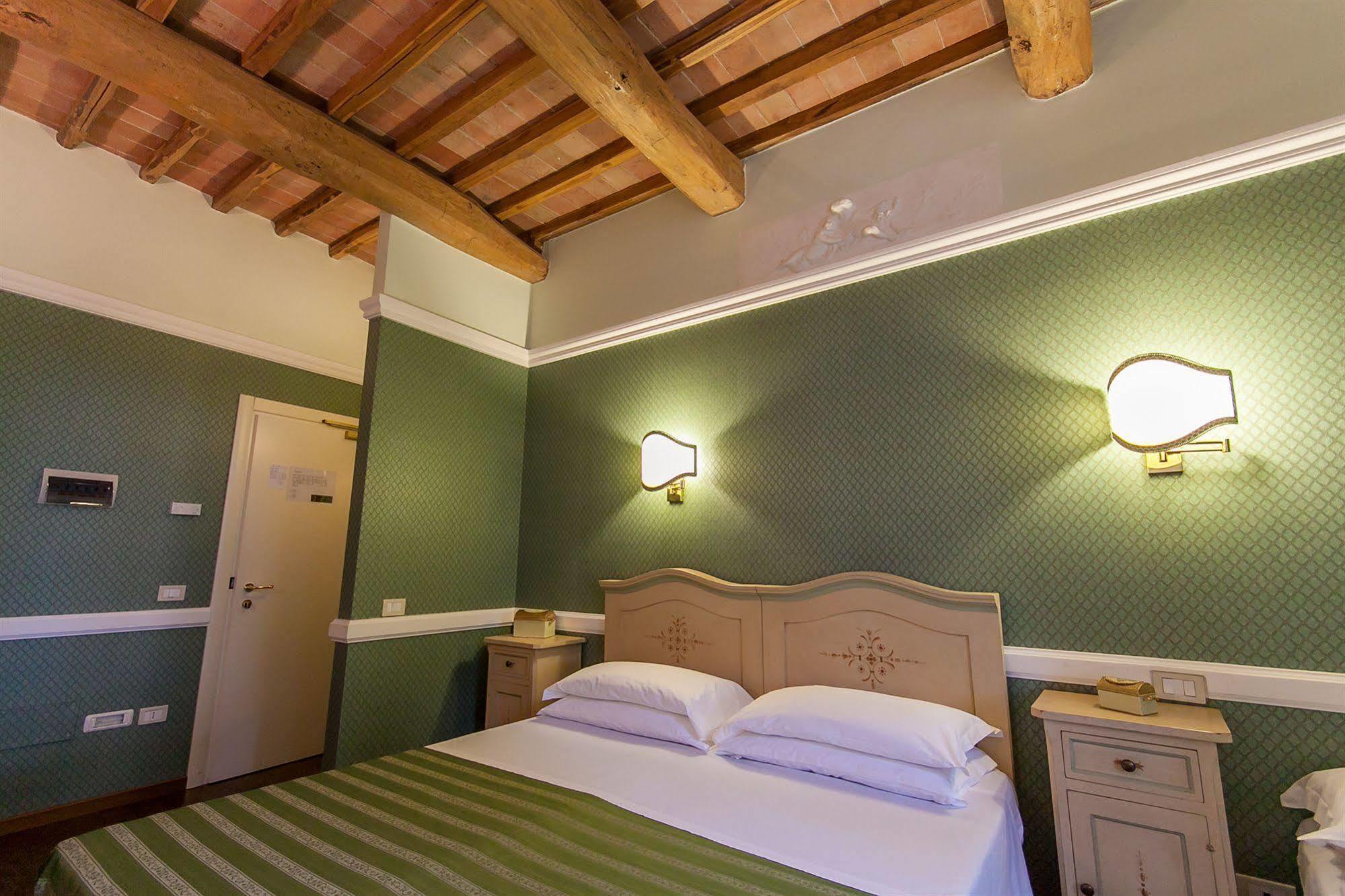 Готель Relais Parco Dei Cavalieri Assisi Petrignano Екстер'єр фото